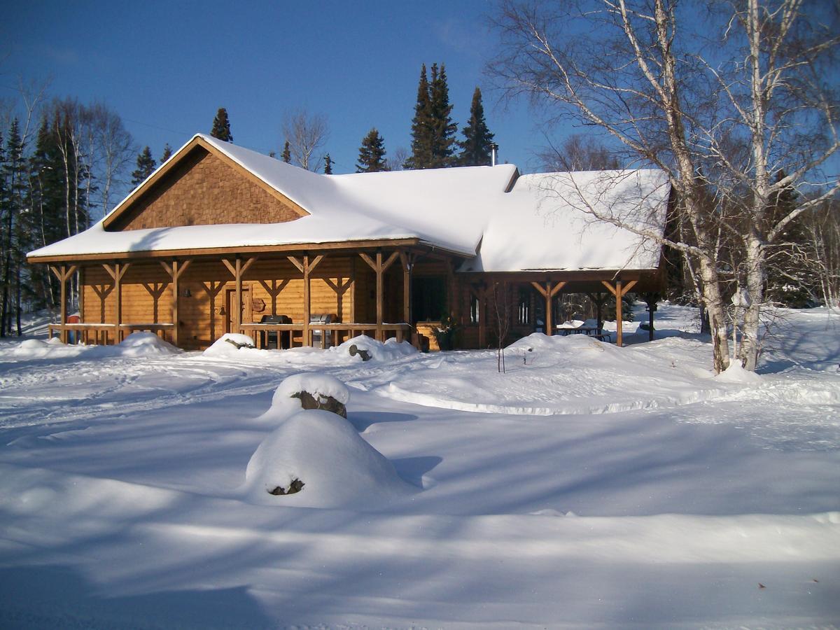 Bakers Narrows Lodge And Conference Center Flin Flon Exterior photo