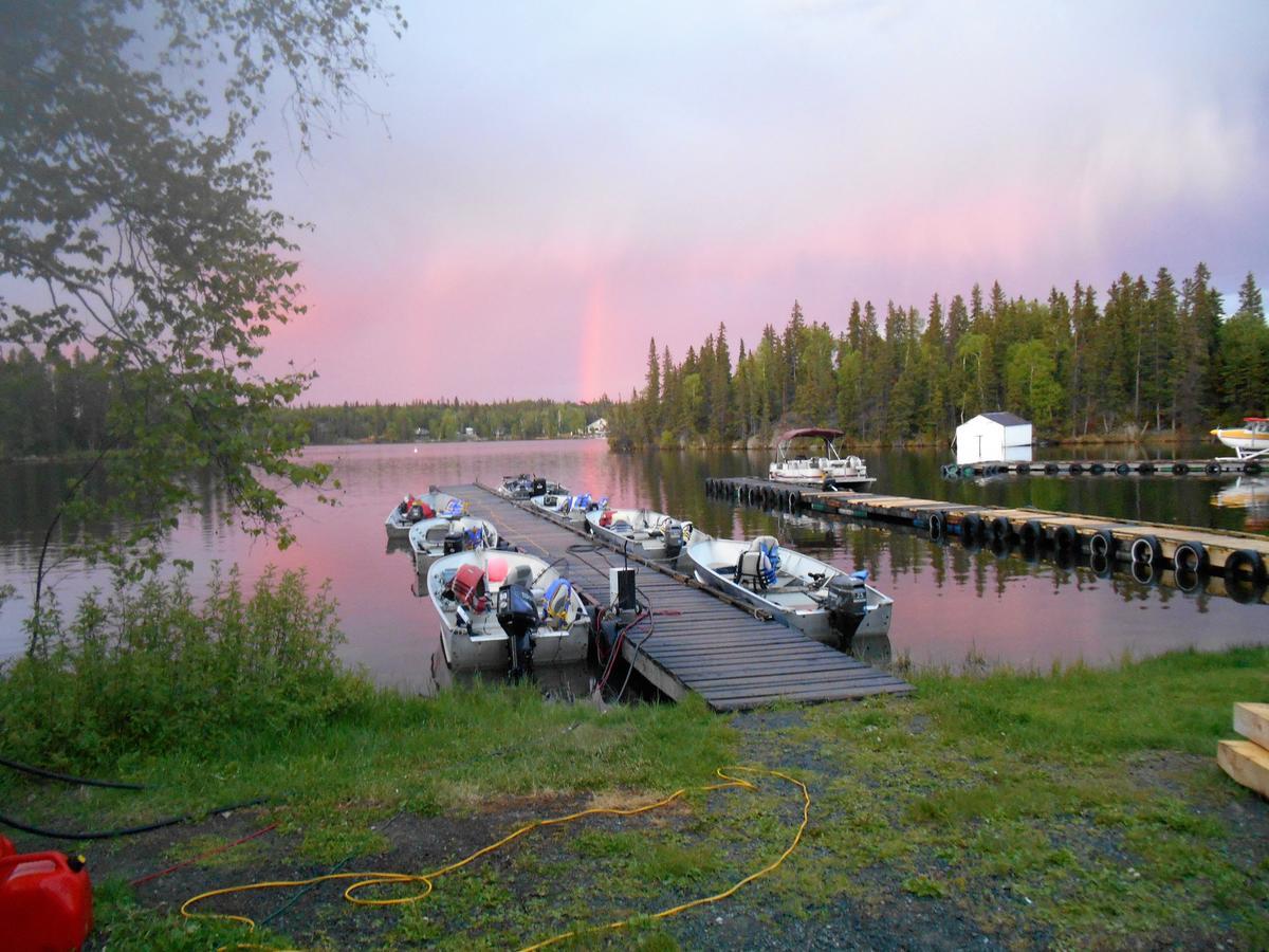 Bakers Narrows Lodge And Conference Center Flin Flon Exterior photo